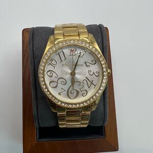 Betsey Johnson Watch new Battery mild loss of gold tone